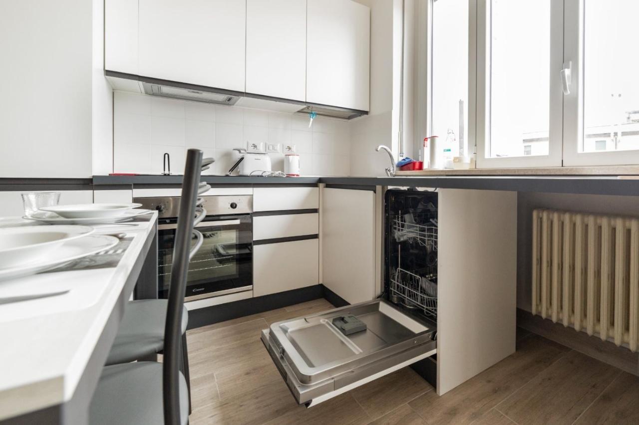 Sant'Ambrogio Bright Apartment With Terrace Milan Exterior photo